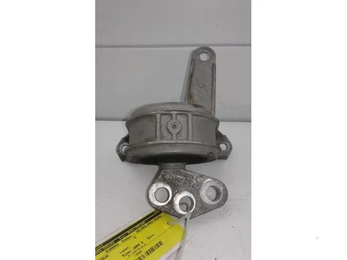 Engine mount Opel Astra