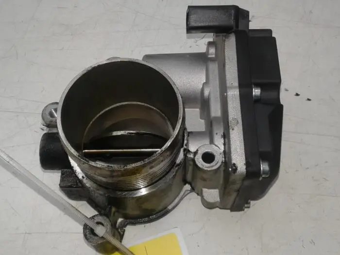 Throttle body Volkswagen Tiguan