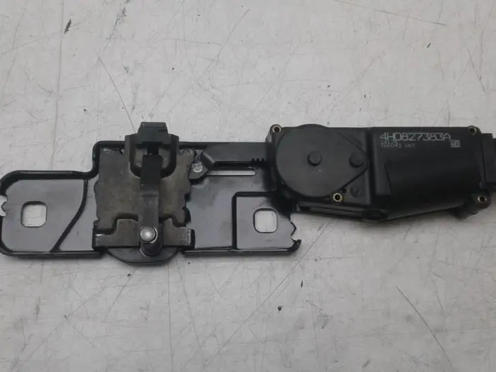 Tailgate lock mechanism Audi A8