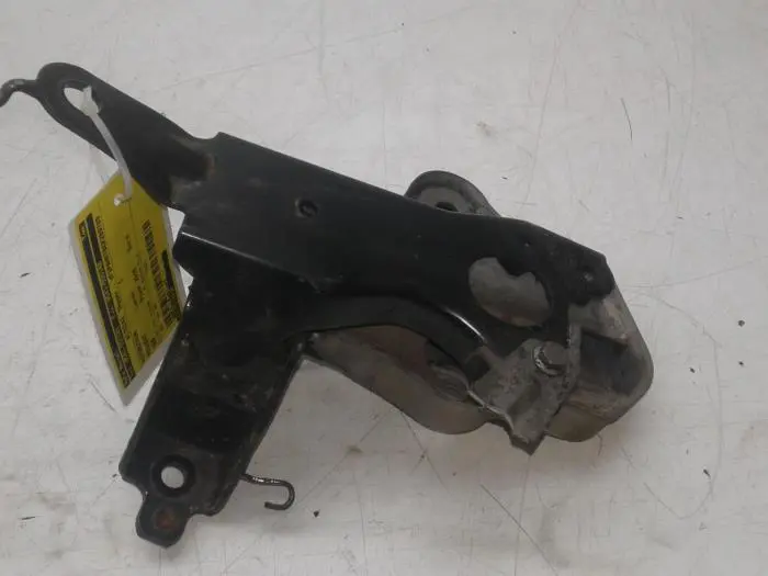 Engine mount Peugeot 108