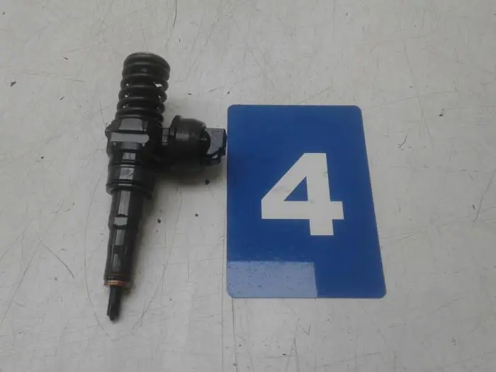 Injector (diesel) Volkswagen Eos