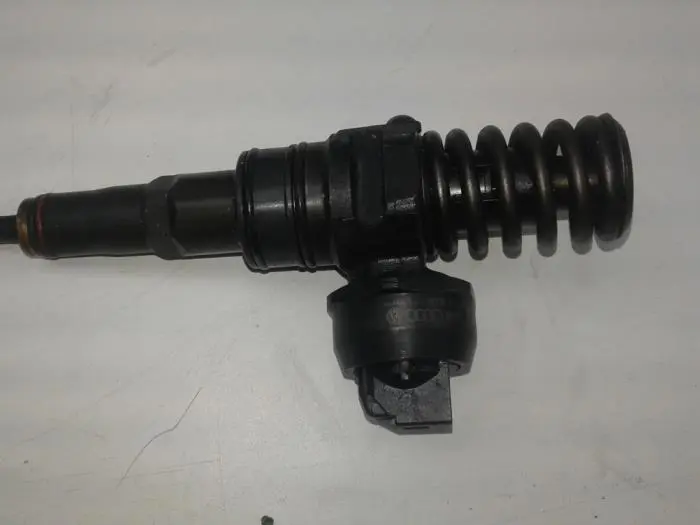 Injector (diesel) Volkswagen Golf Plus 05-