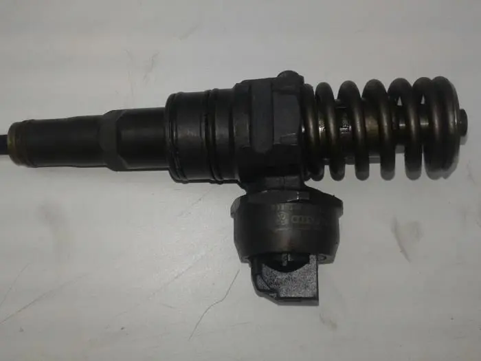 Injector (diesel) Volkswagen Golf Plus