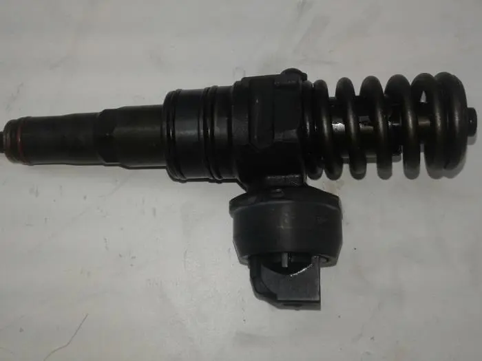 Injector (diesel) Volkswagen Golf Plus