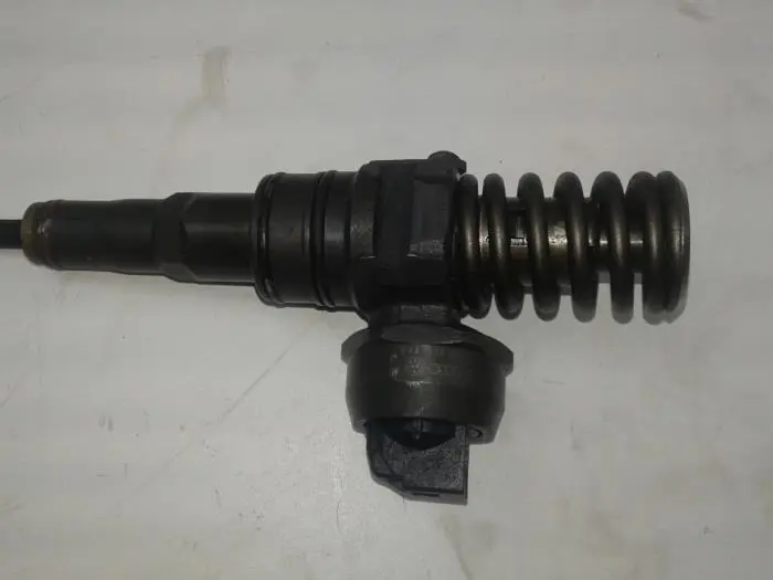 Injector (diesel) Volkswagen Golf