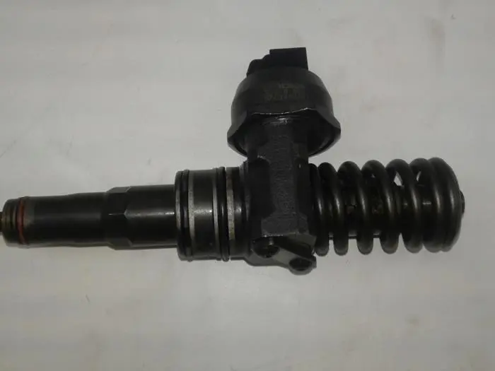 Injector (diesel) Volkswagen Golf Plus