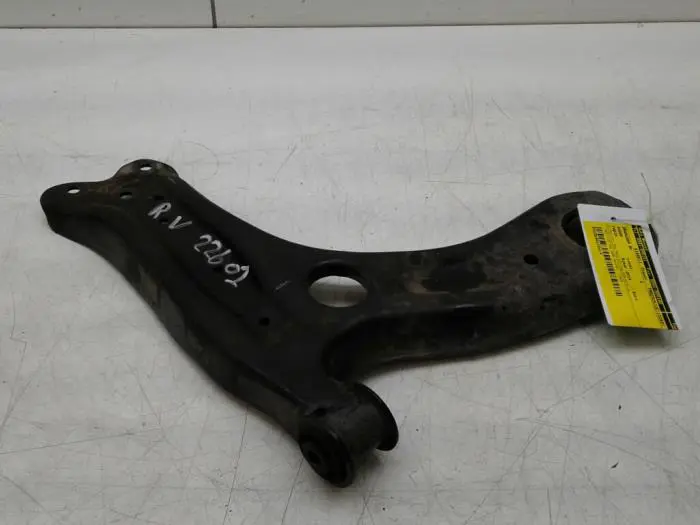 Front wishbone, right Skoda Fabia