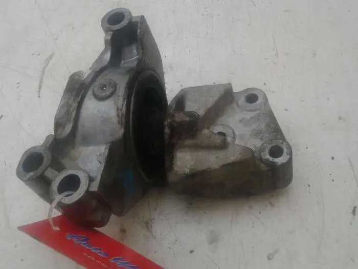 Engine mount Opel Combo