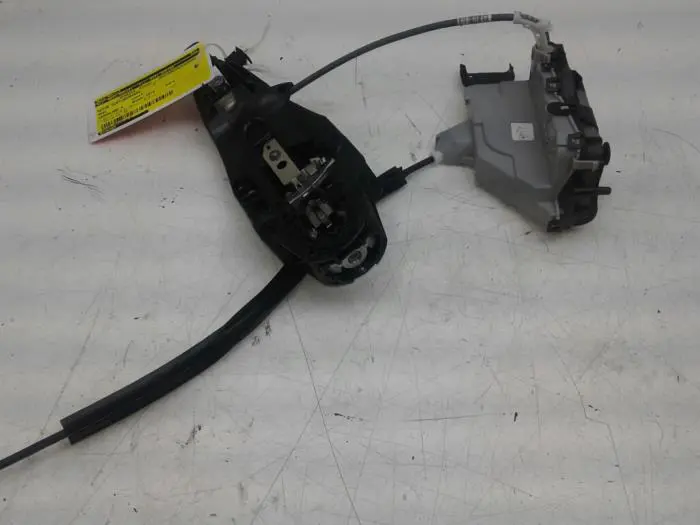 Central locking motor Opel Crossland X