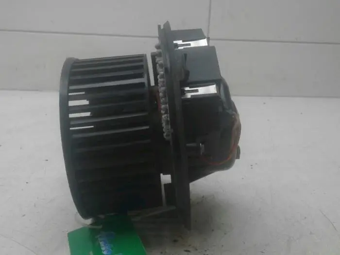 Heating and ventilation fan motor Volkswagen Passat