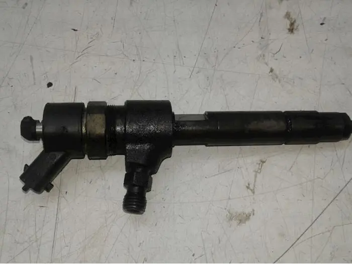 Injector (diesel) Opel Zafira B