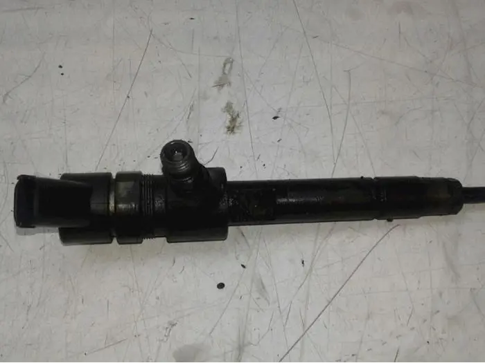 Injector (diesel) Opel Zafira B