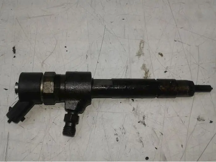 Injector (diesel) Opel Zafira B 05-