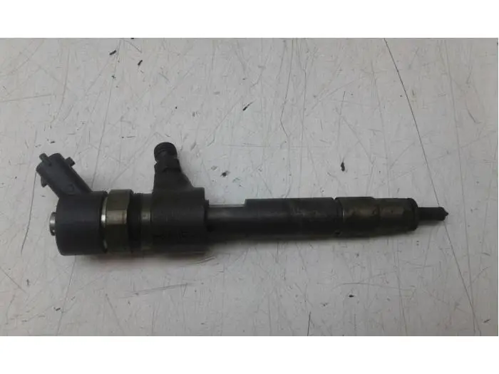 Injector (diesel) Opel Zafira B 05-