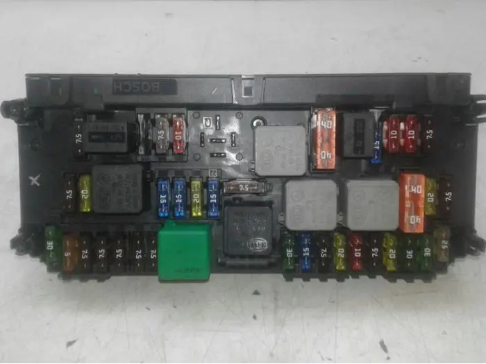 Fuse box Mercedes E-Klasse