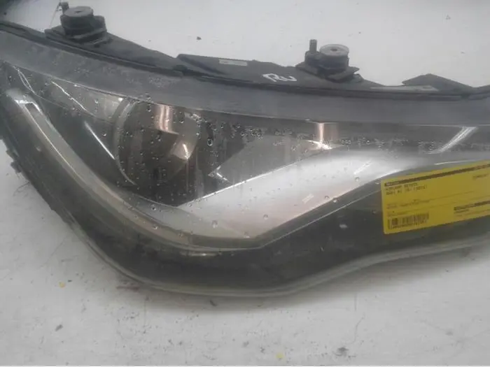 Headlight, right Audi A1