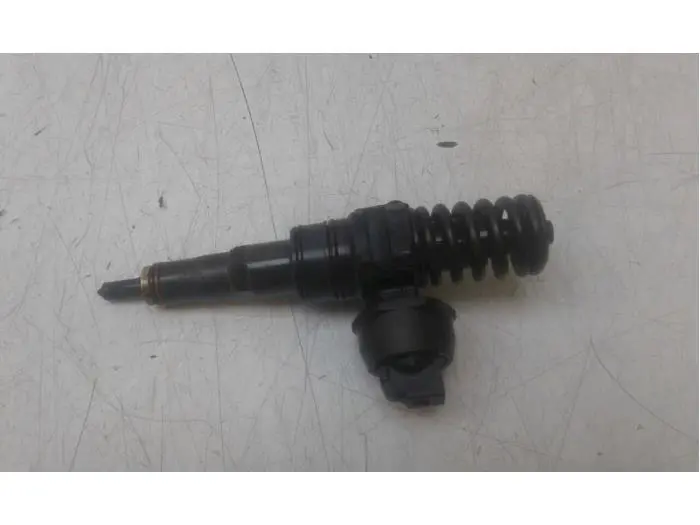 Injector (diesel) Volkswagen Touareg 02-