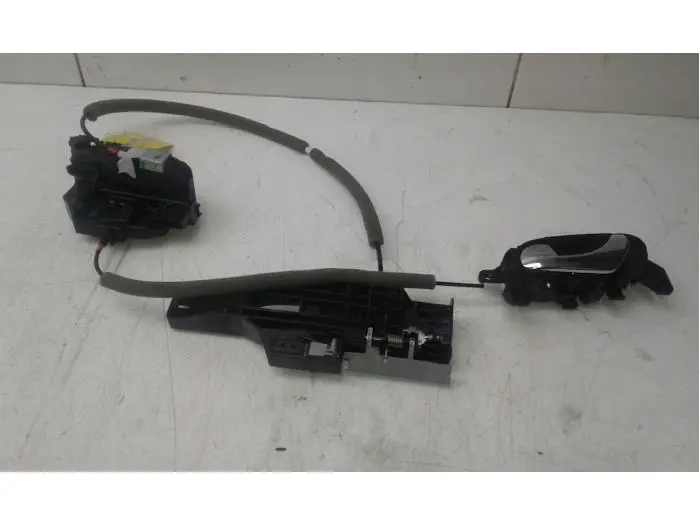 Rear door lock mechanism 4-door, left Renault Kadjar