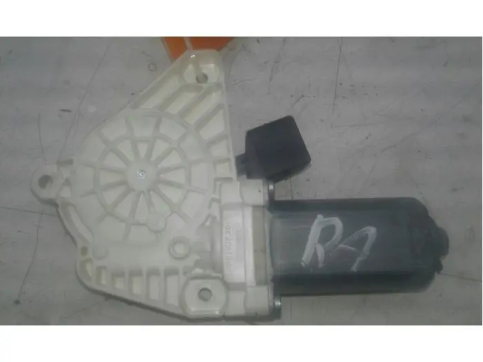 Door window motor Mercedes CLA