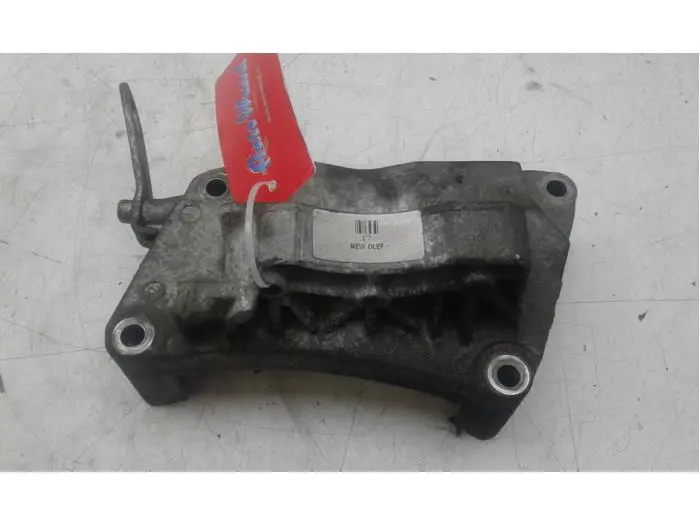 Engine mount Opel Corsa