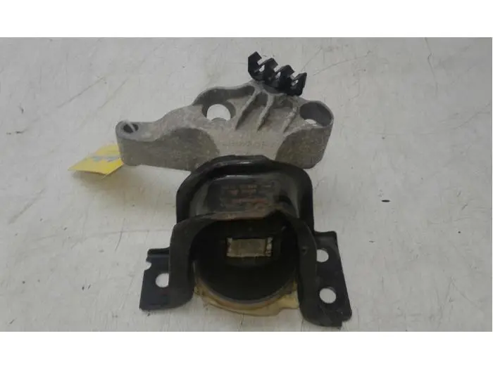 Engine mount Renault Clio