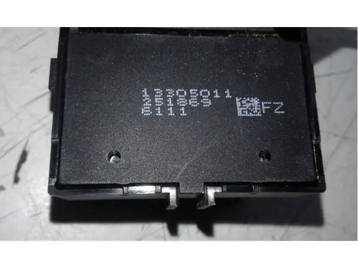 Electric window switch Opel Meriva