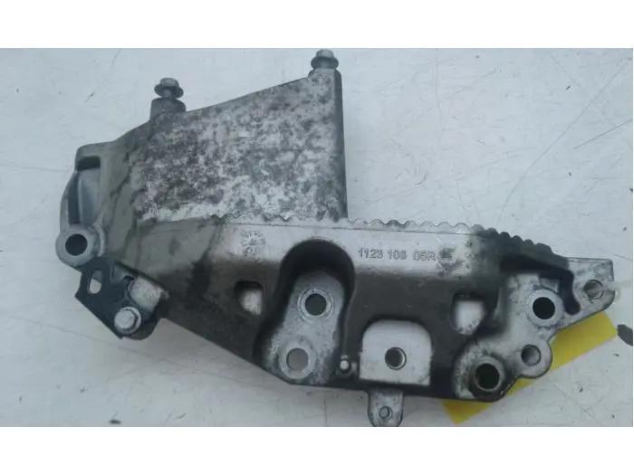 Engine mount Renault Master