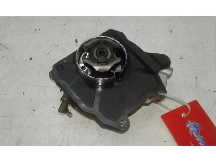 Vacuum pump (diesel) Opel Insignia