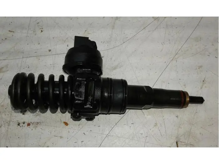 Injector (diesel) Volkswagen Passat