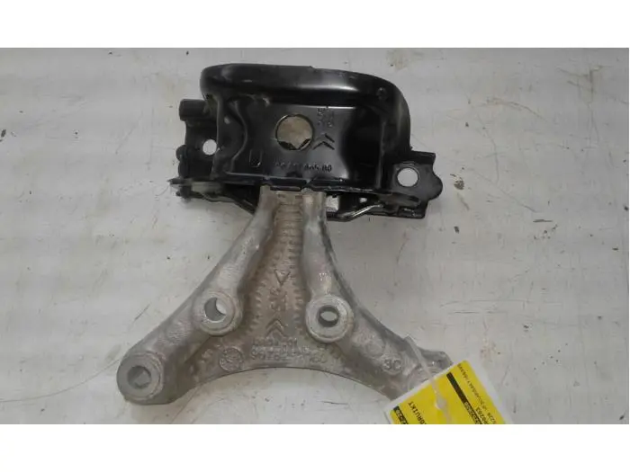 Engine mount Peugeot 2008