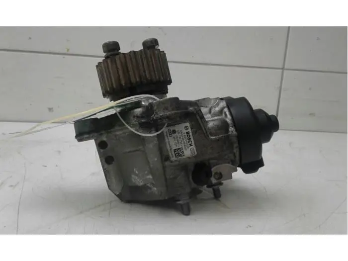 Diesel pump Volkswagen Passat