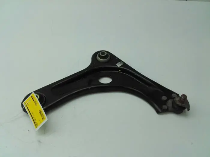 Front wishbone, right Peugeot 2008