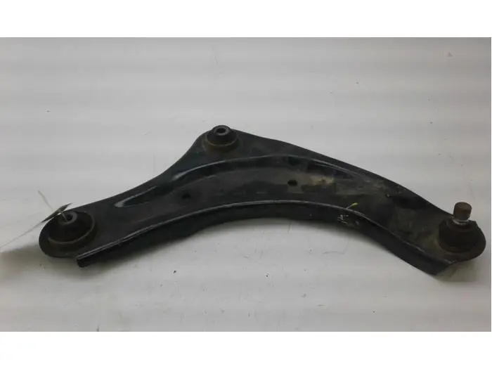 Front wishbone, right Nissan Juke