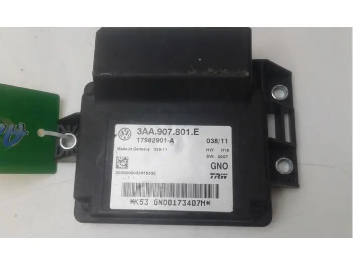 Parking brake module Volkswagen Passat