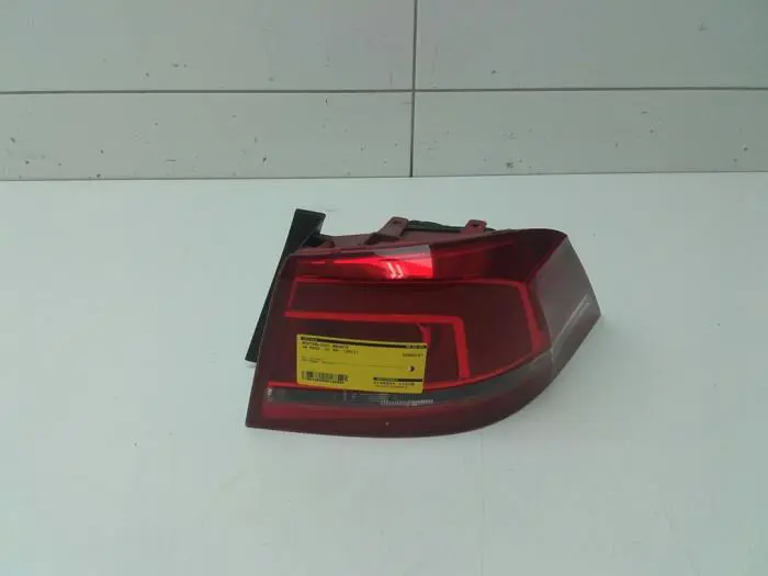 Taillight, right Volkswagen Passat