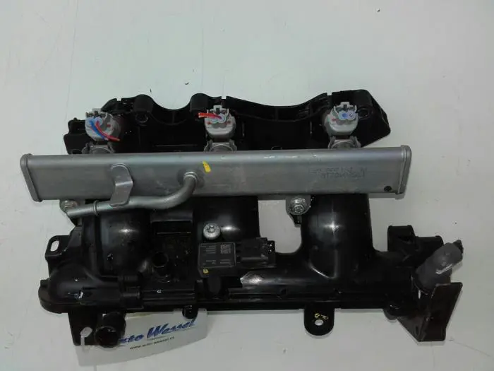 Intake manifold Nissan Micra
