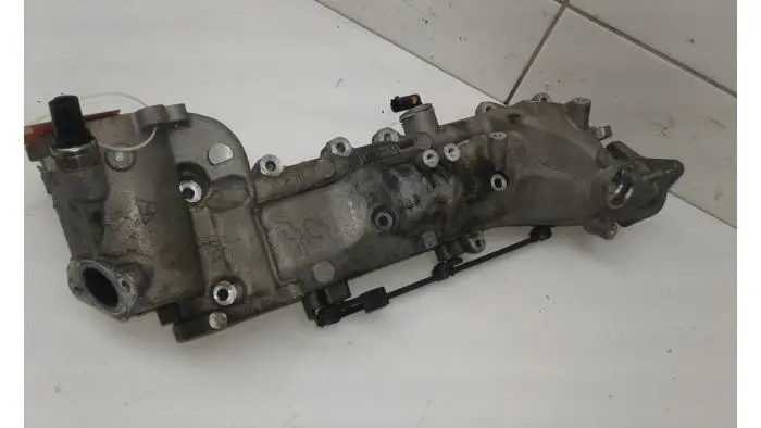 Intake manifold Mercedes R-Klasse