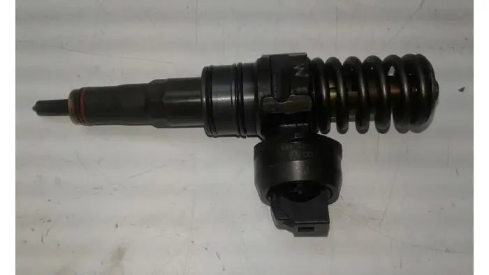 Injector (diesel) Volkswagen Passat