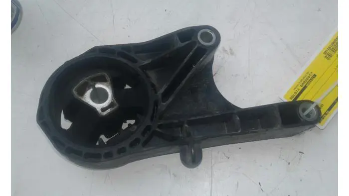 Engine mount Opel Astra