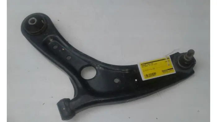 Front wishbone, left Kia Stonic