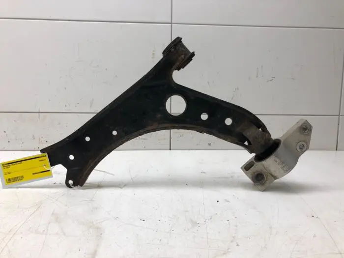 Front wishbone, right Volkswagen Golf