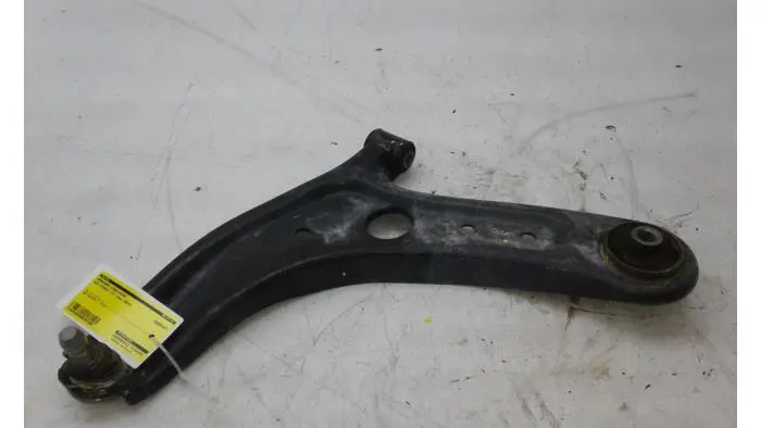 Front wishbone, left Kia Stonic