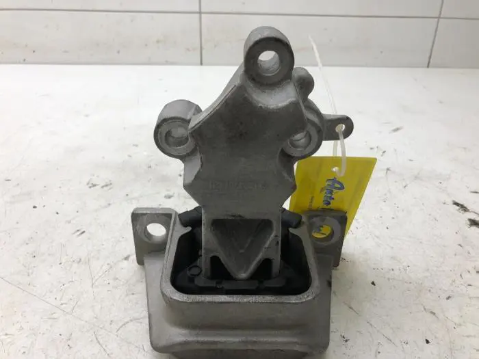 Engine mount Renault Twingo