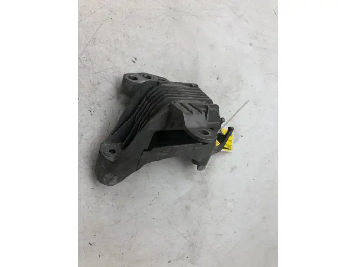 Engine mount Opel Astra