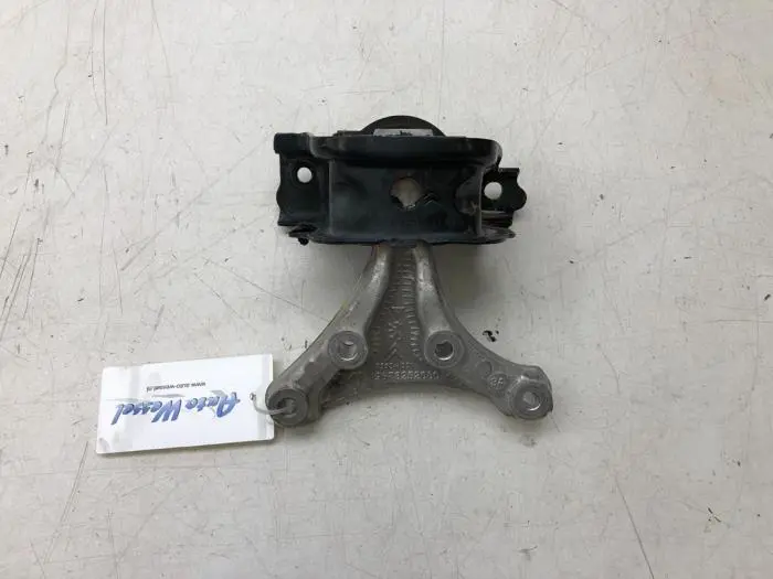 Engine mount Peugeot 208