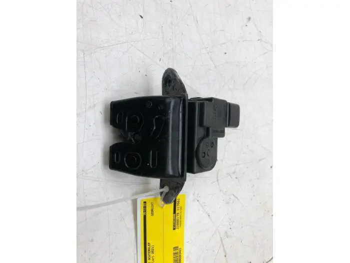 Tailgate lock mechanism Hyundai I30