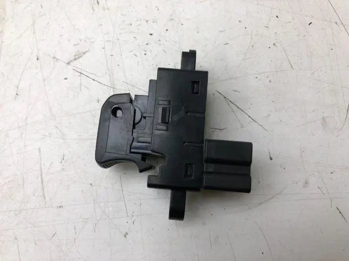 Electric window switch Nissan Qashqai+2