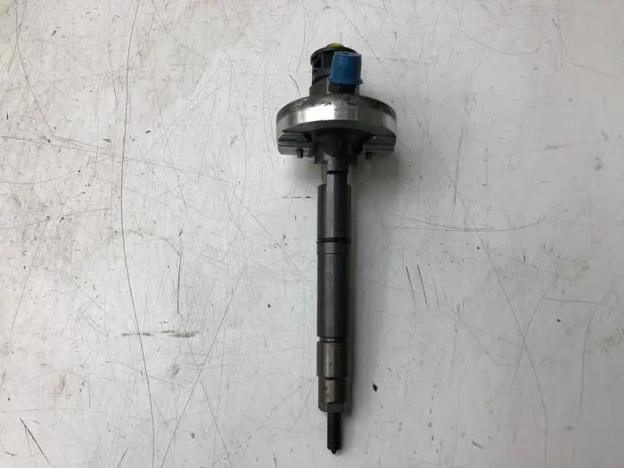 Injector (diesel) Nissan NT400