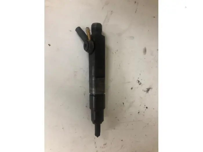 Injector (diesel) Volkswagen Transporter 90-