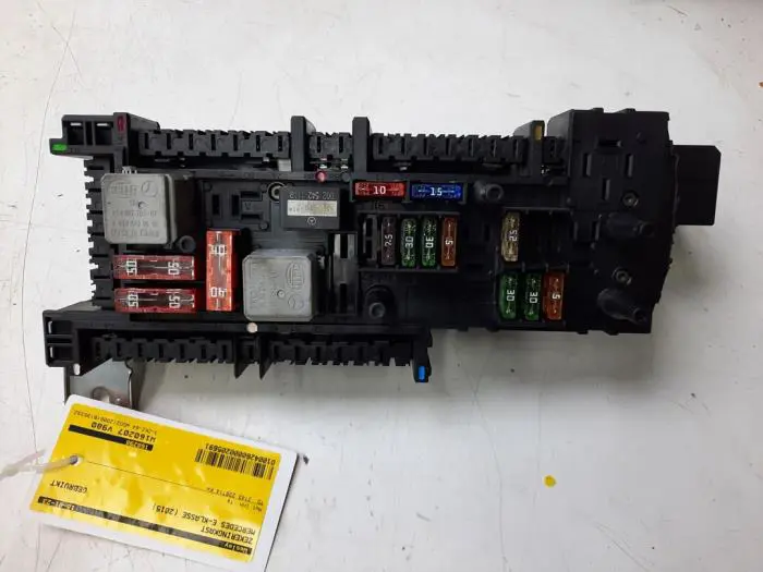 Fuse box Mercedes E-Klasse